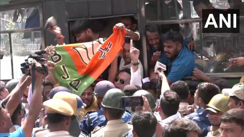 BJP: এসএসসিতে দুর্নীতির অভিযোগ, মমতা সরকারের বিরুদ্ধে পথে নেমে প্রতিবাদ বিজেপির
