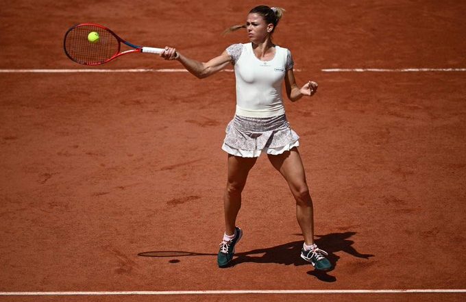 Camila Giorgi: সুন্দরী ক্যামিলার পোশাকে আপত্তি আম্পায়ারের, আর ড্রেস না থাকায় খেলতে হল তা নিয়েই (দেখুন ছবিতে)