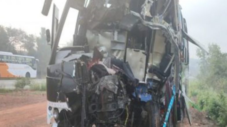 Karnataka Road Accident: কর্ণাটকে যাত্রীবাহী বাসের সঙ্গে লরির মুখোমুখি সংঘর্ষে মৃত ৭ আহত ২৬