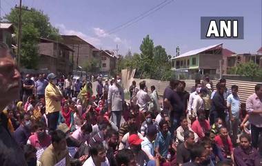 J&K: কাশ্মীরি পণ্ডিত হত্যার ঘটনায় চড়ছে পারদ, জঙ্গিদের শাস্তির দাবিতে বিক্ষোভ