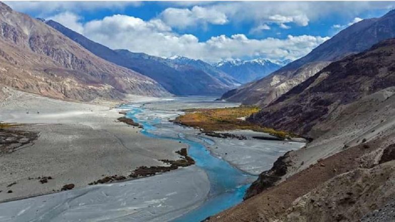 7 Soldiers Killed In Ladakh: লাদাখে পাহাড়ের উপর থেকে নদীতে পিছলে পড়ল সেনা বাহিনীর গাড়ি, মৃত ৭ জওয়ান
