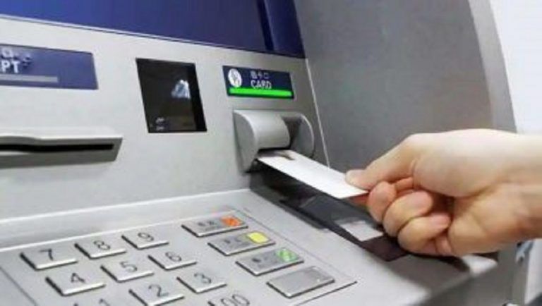 ATM Fraud: এটিএম থেকে চুরি হচ্ছে টাকা, ভিডিয়ো দেখলে চমকে উঠবেন