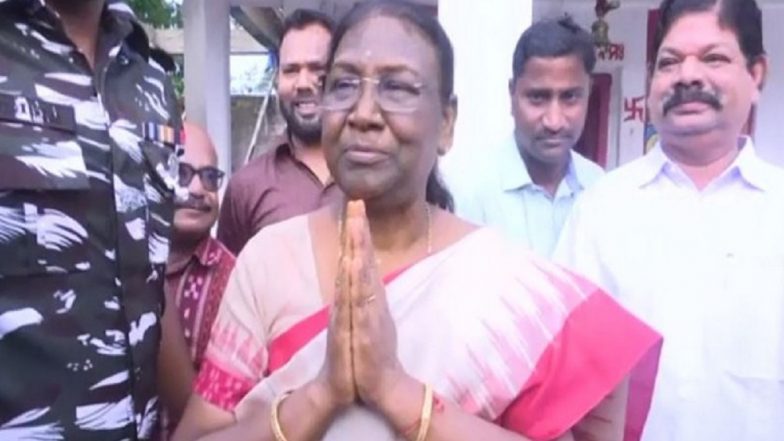 Odisha: আগামীকাল মনোনয়ন জমা দেবেন, আজ দিল্লি রওনা দিলেন এনডিএ-র রাষ্ট্রপতি পদপ্রার্থী দ্রৌপদী মুর্মু