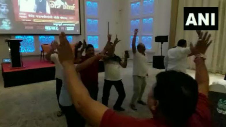 Shiv Sena MLAs Dancing: একনাথ শিন্ডে মুখ্যমন্ত্রী হচ্ছেন, ঘোষণা হতেই গোয়ার হোটেলে নাচ শিবসেনা বিধায়কদের; দেখুন ভিডিও