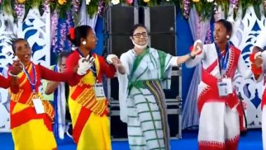 Mamata Banerjee: হাসিমারায় ধামসা-মাদলের তালে নাচলেন মমতা বন্দ্যোপাধ্যায়, দেখুন ভিডিও