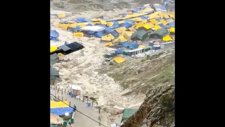 Cloudburst Near Amarnath Cave: অমরনাথ গুহার কাছে মেঘভাঙা বৃষ্টি, ৫ জনের মৃত্যু