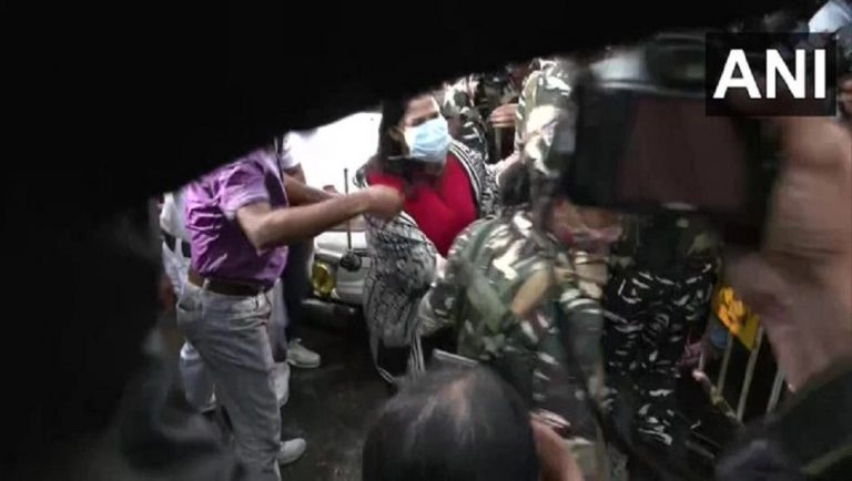 SSC Scam: পার্থ ঘনিষ্ঠ অর্পিতার বেলঘরিয়ার ফ্ল্য়াট থেকে ফের উদ্ধার অর্থ, রয়েছে সোনা, গয়নাও! জল্পনা