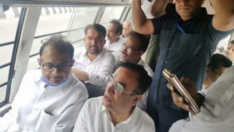 Sonia Gandhi: সোনিয়া গান্ধীকে ইডির জিজ্ঞাসাবাদ, প্রতিবাদী কংগ্রেস নেতাদের 'আটক' পুলিশের