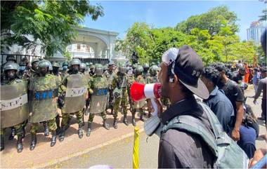 Sri Lanka Crisis: রাষ্ট্রপতি দেশ ছাড়তেই নতুন করে বিক্ষোভ শুরু, শ্রীলঙ্কায় জারি জরুরি অবস্থা