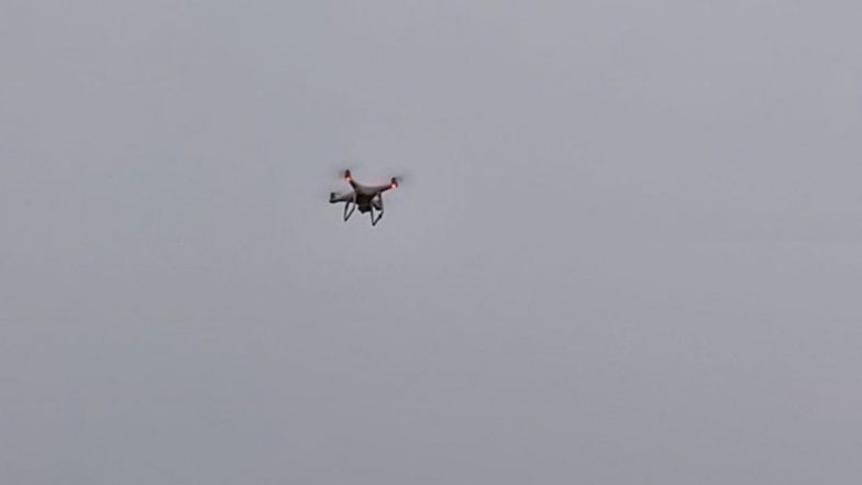 Pakistan Drone: পাঞ্জাবের গুরুদাসপুরে পাকিস্তান থেকে আসা ড্রোনকে গুলি সীমান্ত রক্ষা বাহিনীর, চলছে তল্লাশি