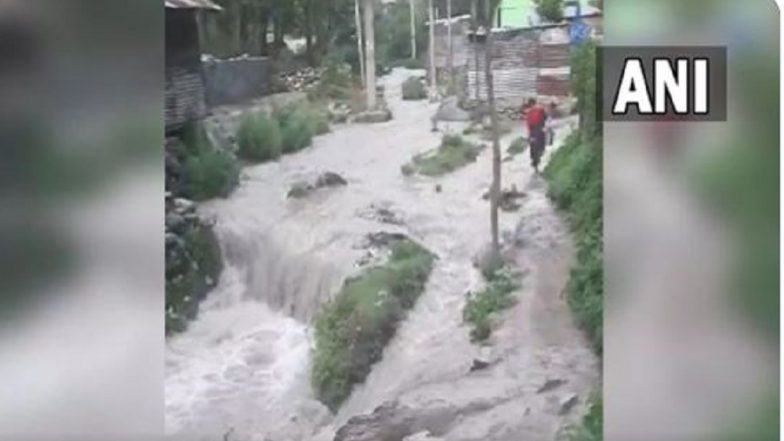 Himachal Pradesh: হিমাচল প্রদেশে প্রবল বৃষ্টির জেরে নদীতে বাড়ছে জল, ৬ জনকে উদ্ধার এনডিআরএফের