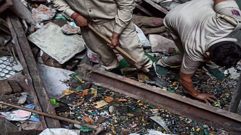 Delhi: ফের বাড়ি ভেঙে পড়ল দিল্লিতে, দুর্ঘটনাস্থল থেকে উদ্ধার ৪