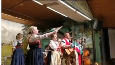 Austrians Sing 'Saare Jahan Se Accha': এ যেন গর্বের মুহূর্ত, তিরঙ্গা হাতে নিয়ে অস্ট্রিয়ানরা গাইছেন 'সারে জাহাসে আচ্ছা'