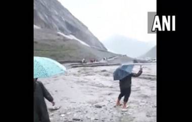 Cloudburst Near Amarnath Cave: হু হু করে বাড়ছে জল, মেঘভাঙা বৃষ্টিতে ভয়ঙ্কর অবস্থা অমরনাথ গুহা সংলগ্ন এলাকায়