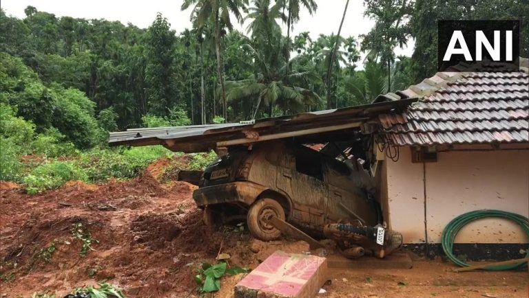 Karnataka: একটানা বৃষ্টি, ধ্বস নামল দক্ষিণ কর্ণাটকে