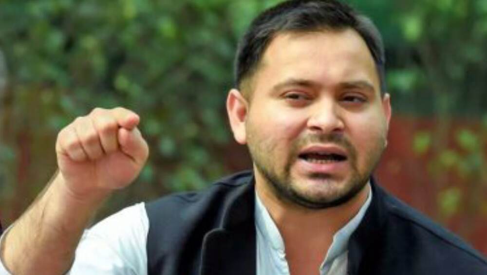 Tejashwi Yadav Slams BJP: সোশ্যাল মিডিয়ায় ঘুরছে উদয়পুর হত্যাকাণ্ডের মূল অভিযুক্ত রিয়াজের সঙ্গে পদ্মশিবিরের নেতার ছবি, বিজেপিকে বিঁধলেন তেজস্বী যাদব Tejashwi Yadav Slams BJP: সোশ্যাল মিডিয়ায় ঘুরছে উদয়পুর হত্যাকাণ্ডের মূল অভিযুক্ত রিয়াজের সঙ্গে পদ্মশিবিরের নেতার ছবি, বিজেপিকে বিঁধলেন তেজস্বী যাদব