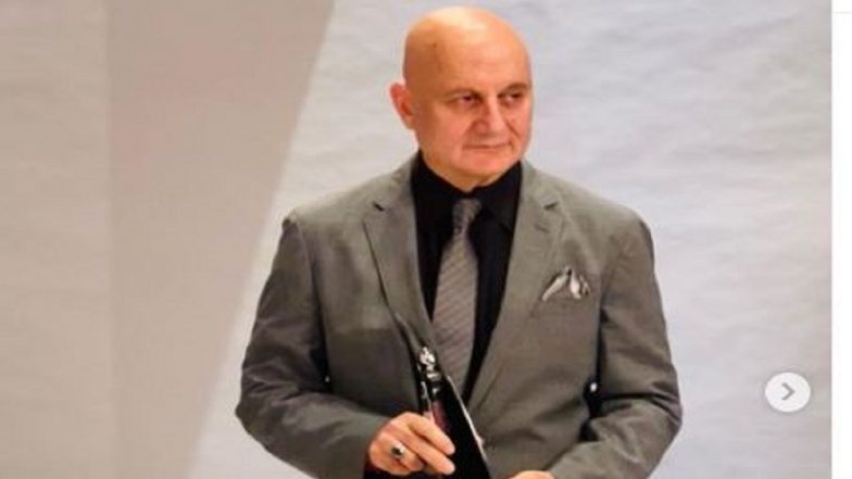 Anupam Kher at Coffee House: কফি হাউসে শ্যুটিংয়ে এসে অনুপম খের বাংলায় লিখলেন, খুব ভালো লাগছে