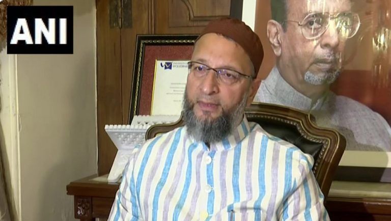 Asaduddin Owaisi: সুপ্রিম কোর্টের আশ্বাস সত্ত্বেও বাড়িতে নামাজ কেন পড়া যাবে না, প্রশ্ন তুললেন আসাদউদ্দিন ওয়েইসি