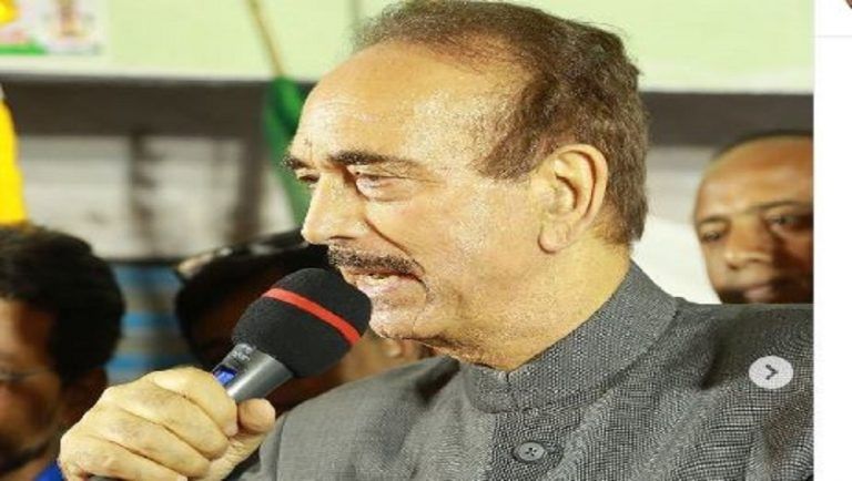 Ghulam Nabi Azad: কংগ্রেস থেকে আজাদ হয়ে জম্মুতে ফিরলেন গুলাম নবি, অনুগামীদের ভিড়ে ভাসলেন