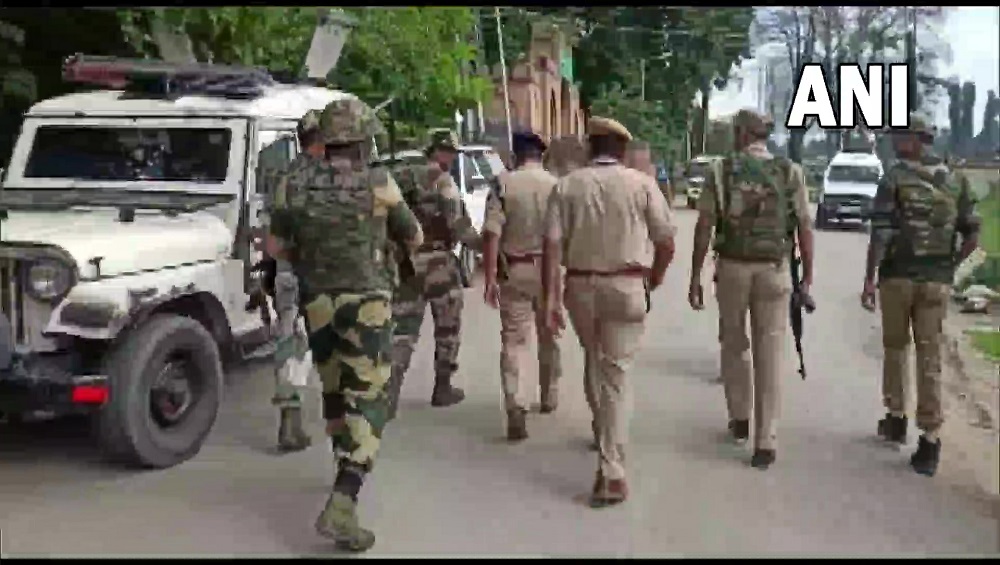 Pulwama Terror Attack: পুলওয়ামায় জঙ্গি হামলায় নিহত ১ পুলিশকর্মী, আহত ১ সিআরপিএফ জওয়ান