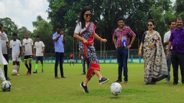 Mahua Moitra: 'খেলা হবে দিবস'-এ ফুটবল স্কিল দেখালেন তৃণমূল সাংসদ মহুয়া মৈত্র