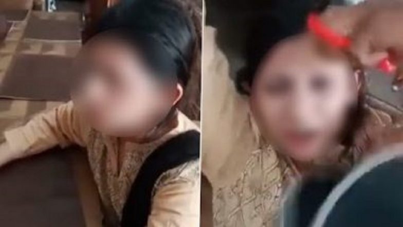 Pakistan: বন্ধুর বাবাকে বিয়েতে অস্বীকার, পাকিস্তানে কিশোরীকে দিয়ে জুতো চাটাল পরিবার, দেখুন ভিডিয়ো