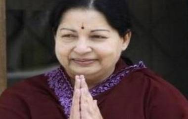 বিজেপির সঙ্গত্যাগ করে আলাদা জোটের ডাক AIADMK-র, এনডিএ ছাড়ার খুশিতে চেন্নাইয়ে বাজি ফাটালেন জয়ললিতার দলের সমর্থকরা