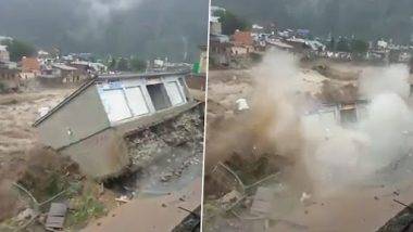 Pakistan Floods: পাকিস্তানে বন্যা পরিস্থিতি ভয়াবহ, জলের তোড়ে ভেসে গেল বাড়ি; দেখুন ভিডিও