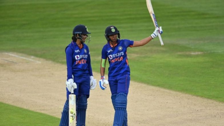 Harmanpreet Kaur: অধিনায়কের ব্যাটে ভর করে ইংল্যান্ডের সামনে বড় রানের লক্ষ্যমাত্রা ভারতের, সেঞ্চুরি করলেন হরমনপ্রীতের