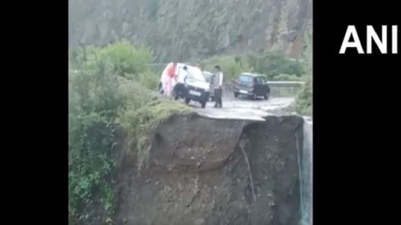 Himachal Pradesh: হিমাচল প্রদেশে এক নাগাড়ে বৃষ্টির জেরে ধ্বস, একের পর এক মৃত্যু