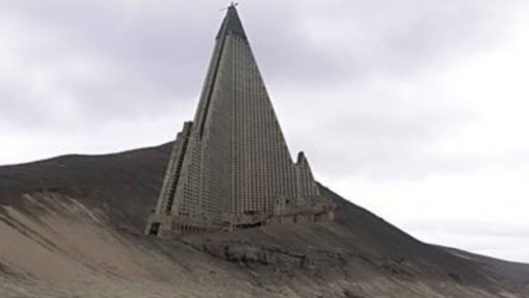 North Korea's Creepy Pyramid Structure Is Real?: উত্তর কোরিয়ায় বালি নির্মিত পিরামিডাকৃতি হোটেল, এখানে কী যাওয়া যায়!