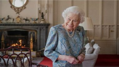 Queen Elizabeth II Dies at 96: বালমোরাল প্রাসাদের বাইরে ফুল দিয়ে রানিকে শেষ বিদায় ব্রিটেনের মানুষের