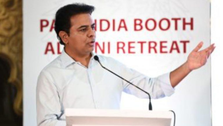 Telangana Minister KT Rama Rao Slams IndiGo: ইংরেজি জানেন না, তেলুগুভাষী মহিলা যাত্রীকে আসন থেকে সরিয়ে দিল ইন্ডিগো, কী হল তারপর?