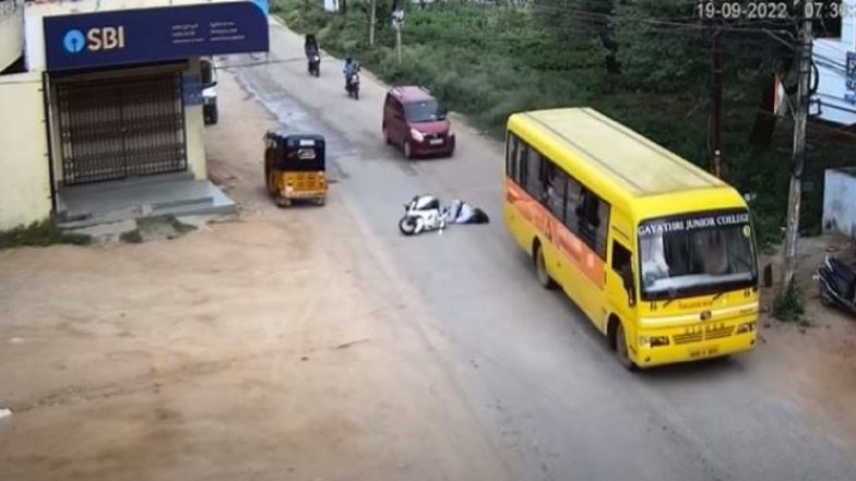 Video: হেলমেট পরেই রাস্তায় বেরোন, না হলেই বিপদ... দেখুন ভিডিয়ো
