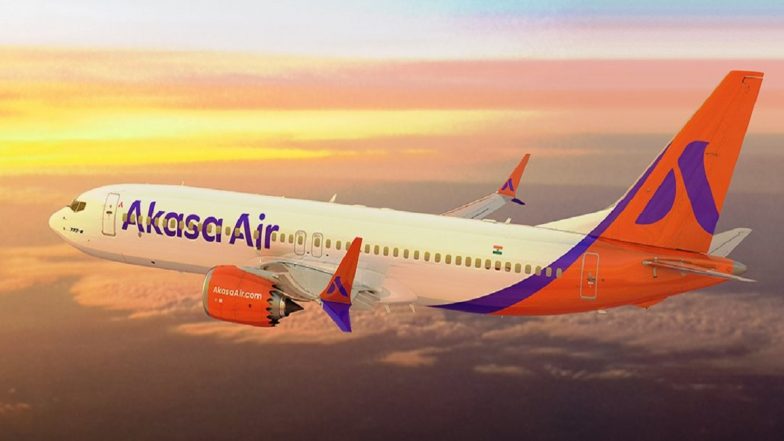 Akasa Air: বিমানে চেপেই সহযাত্রীদের সঙ্গে অশান্তি, বিশৃঙ্খলা ঠেকাতে যাত্রীকে নামাতে গেলে নিরপত্তাকর্মীকে কামড়