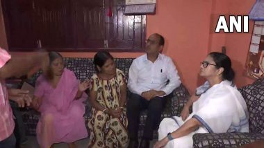 Mamata Banerjee: জলপাইগুড়িতে বন্যা দুর্গতদের সঙ্গে দেখা করলেন মুখ্যমন্ত্রী