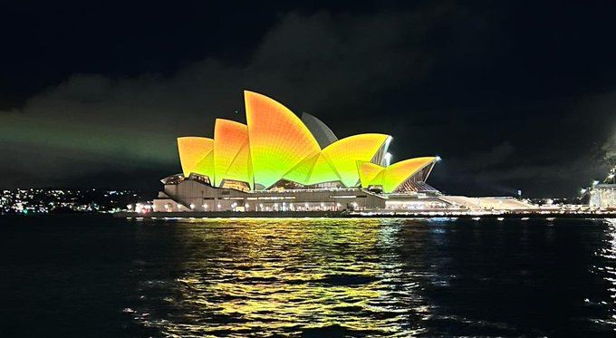 Sydney Opera House: দিওয়ালির আলোয় রঙীন সিডনির ওপেরা হাউস, দেখুন ছবিতে