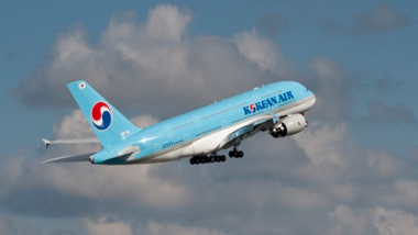 Korean Air Flight : অতিরিক্ত গতিতে রানওয়ে ছাড়িয়ে চলে গেল কোরিয়ার বিমান, ভয়াবহ ঘটনা ফিলিপিন্সে