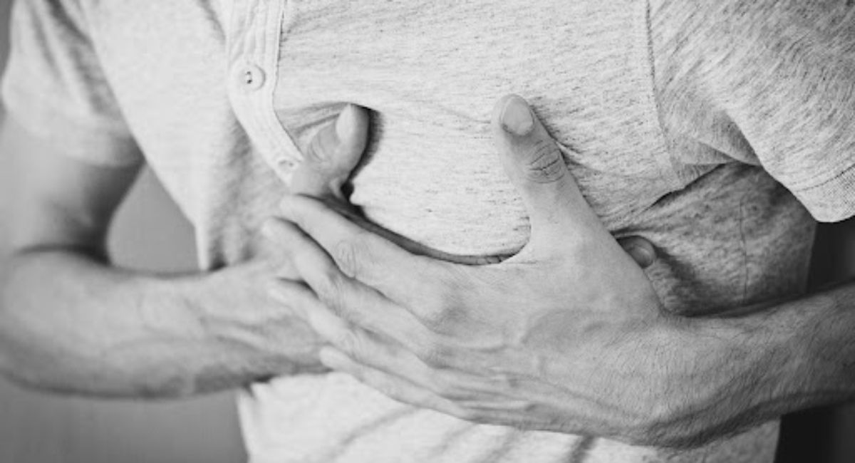 Heart Attack Symptoms: সাবধান !জিমে বসে এই ভুলগুলো করবেন না, হার্ট অ্যাটাকের কারণ হতে পারে