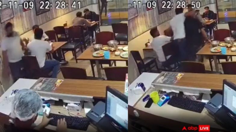 Viral Video:  অর্ডারের পরে খাবার দিতে দেরি, রেস্তোরাঁর কর্মচারীকে মারধর করে গ্রেফতার তিন যুবক (দেখুন ভিডিও)