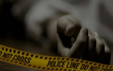 Suicide: লোনের দায়ে আত্মঘাতী মা-মেয়ে, বিষ খেয়ে মৃত্যুর সঙ্গে লড়াই করছে ছেলে