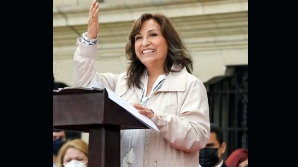 Peru's First Female President: পেরুর প্রথম মহিলা প্রেসিডেন্ট হলেন ডিনা বোলুয়ার্ত