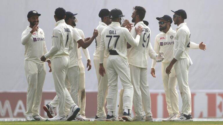 Ind vs Ban 2nd Test, Day 1: টেস্টে ফিরেই প্রথম উইকেট জয়দেবের, নাজিমুলকে ফেরালেন অশ্বিন