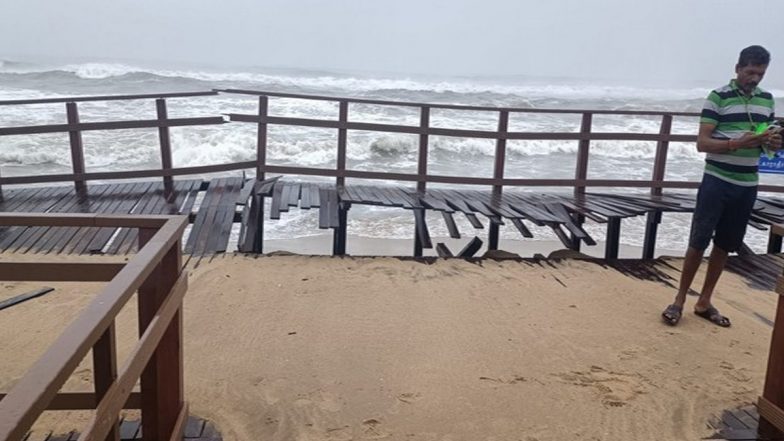 Cyclone Mandous: তামিলনাড়ু, অন্ধ্রে দাপট দেখিয়ে ক্রমশ দুর্বল হচ্ছে ঘূর্ণিঝড় মান্দাস, জানাল আবহাওয়া দফতর