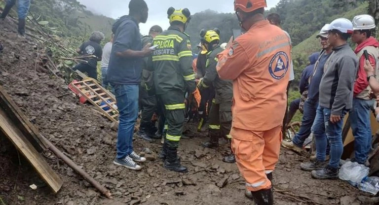 Landslide in Colombia: কলম্বিয়ার ভয়াবহ ধসে চাপা পরল বাস সহ অন্যান্য যানবাহন, মৃতের সংখ্যা কমপক্ষে ৩৪