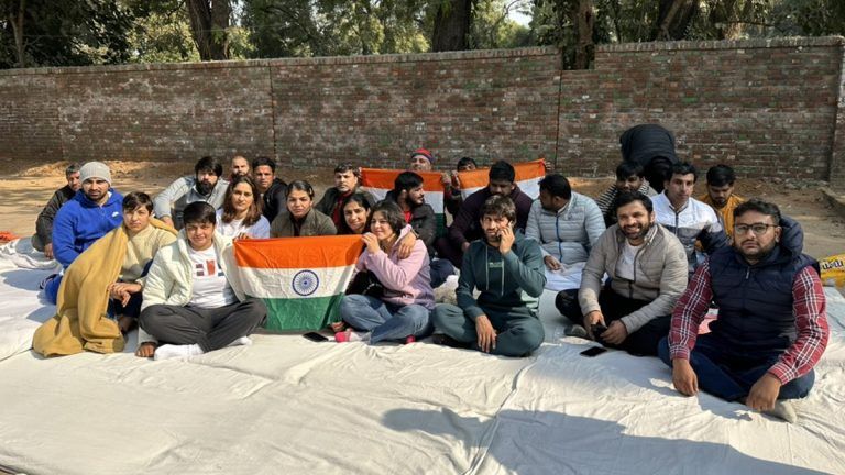 Protest Against Wrestling Federation of India:দিল্লিতে কুস্তি ফেডারেশনের বিরুদ্ধে প্রতিবাদ বজরং পুনিয়া, সাক্ষী মালিক-সহ প্রথম সারির কুস্তিগীরদের