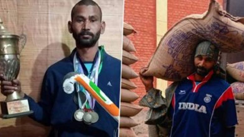Former Hockey Player Paramjeet Kumar Video: প্রাক্তন হকি খেলোয়াড় কী করছেন, দেখলে চোখে জল আসবে