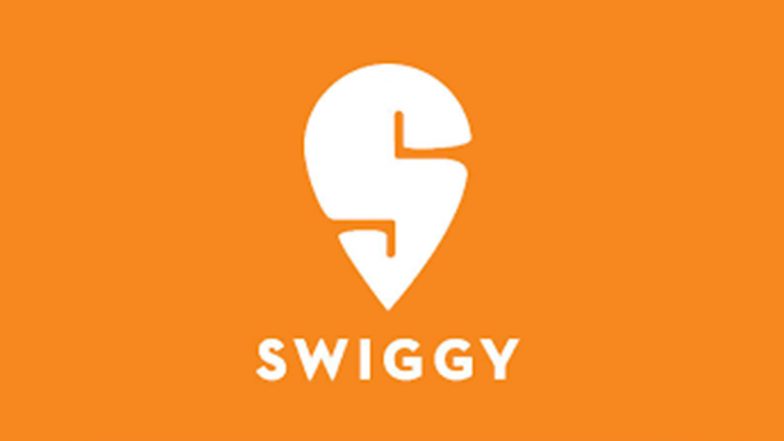 Swiggy Delivery Boy Steals Customer's Shoes: খাবারের 'হাত বদলের' পর জুতোর 'পা বদল' ডেলিভারি বয়ের, সিসিটিভির ফুটেজ এল প্রকাশ্যে (দেখুন ভাইরাল