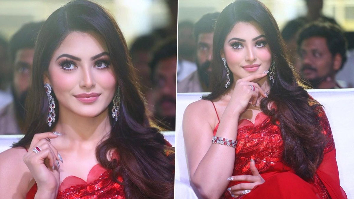 Urvashi Rautela Hot Videos: উষ্ণতার পারদ ছড়ালেন উর্বশী রাউতেলা, সোশ্যাল মিডিয়ায় তোলপাড়!