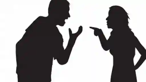 Woman Holds &#039;Boyfriend&#039; And Slaps Video: &#039;আমাকেও বিয়ে করছ আবার অন্য একজনকেও&#039;, প্রেমিকের কলার ধরে থাপ্পড়, ঘুঁষি মহিলার, দেখুন
